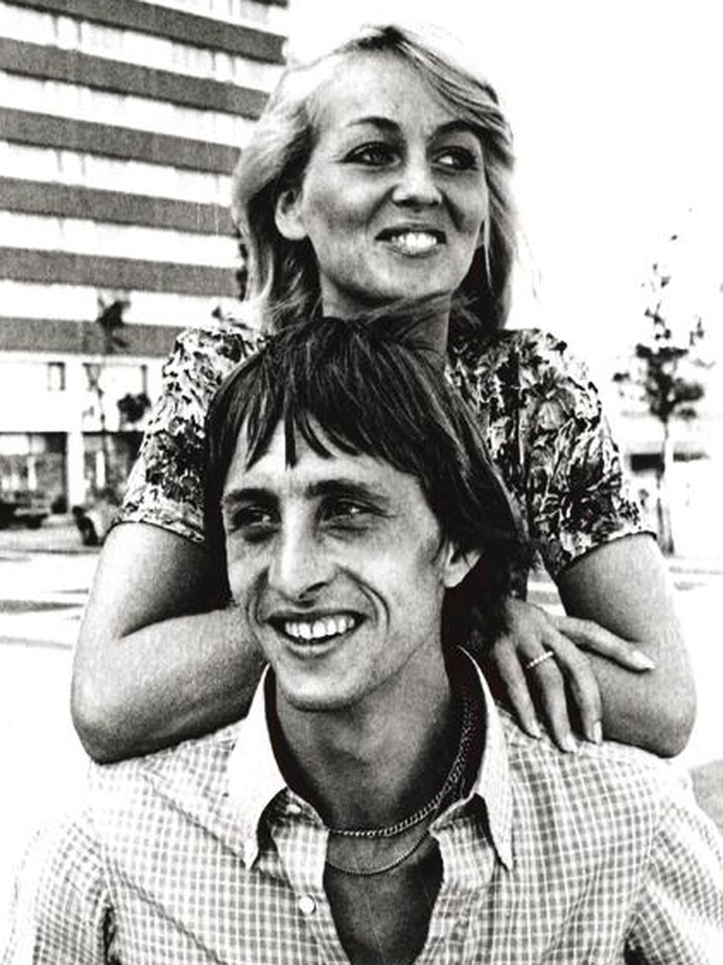 Johan Cruyff junto a su mujer, Daniela ‘Danny’ Coster. (Facebook)