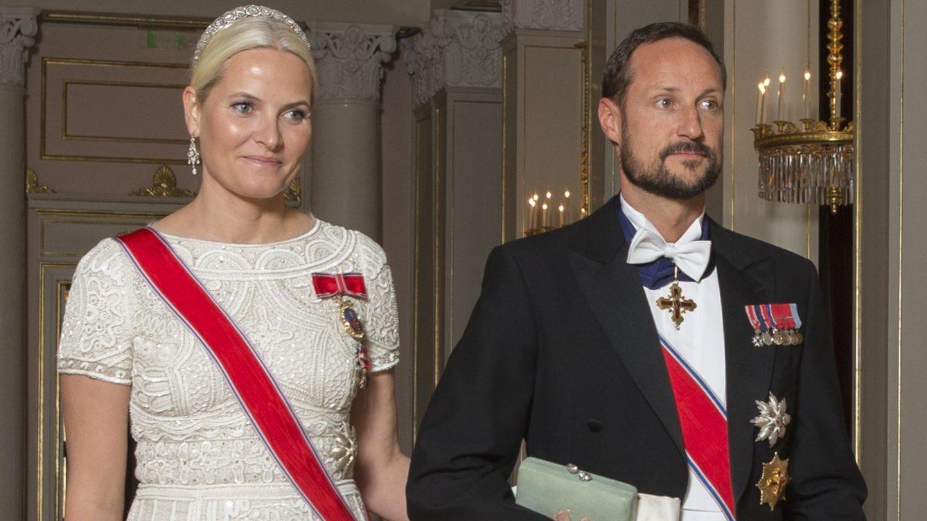Foto: Los príncipes Haakon y Mette-Marit durante la cena de gala (CP)