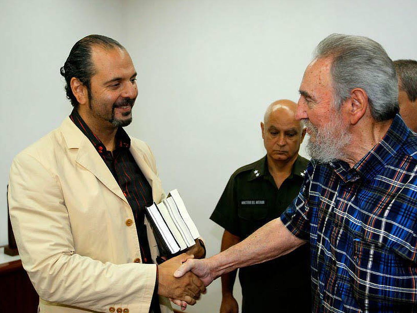 Fidel Castro y el escritor ruso Daniel Estulin, en 2010.  (EFE) 