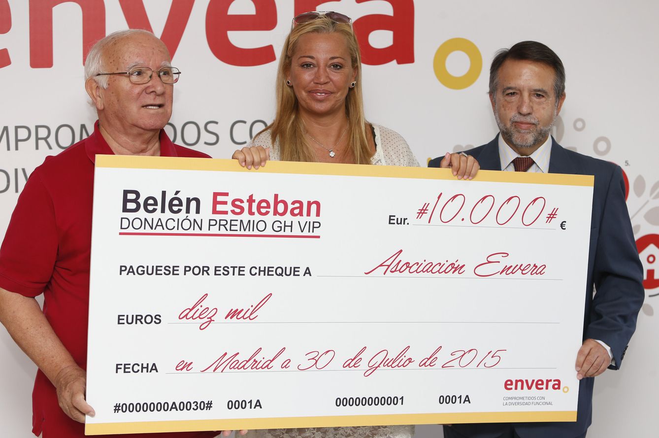 Foto: Belén Esteban durante la entrega del cheque (Gtres)