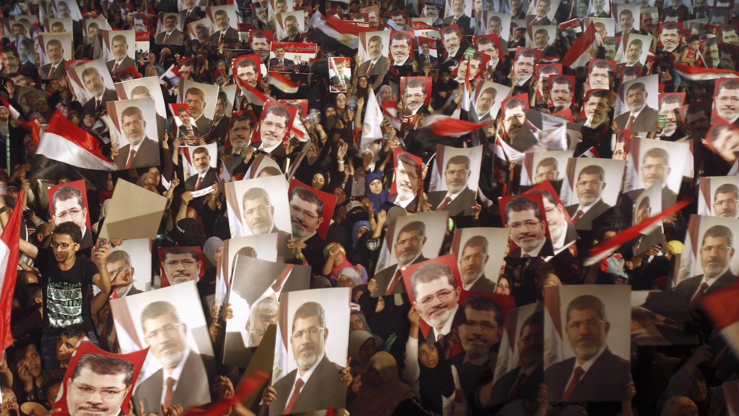 Partidarios de Mursi se manifestaron en 2012 cuando fue condenado a 20 años en un juicio anterior. (Reuters)