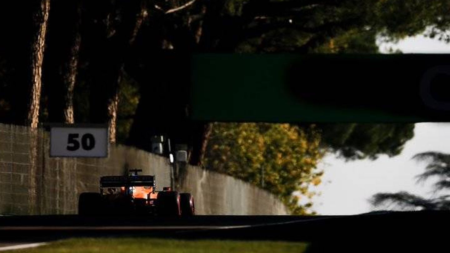 Los pilotos disfrutan con el trazado de Imola, pero avanzan que será muy difícil adelantar (McLaren)