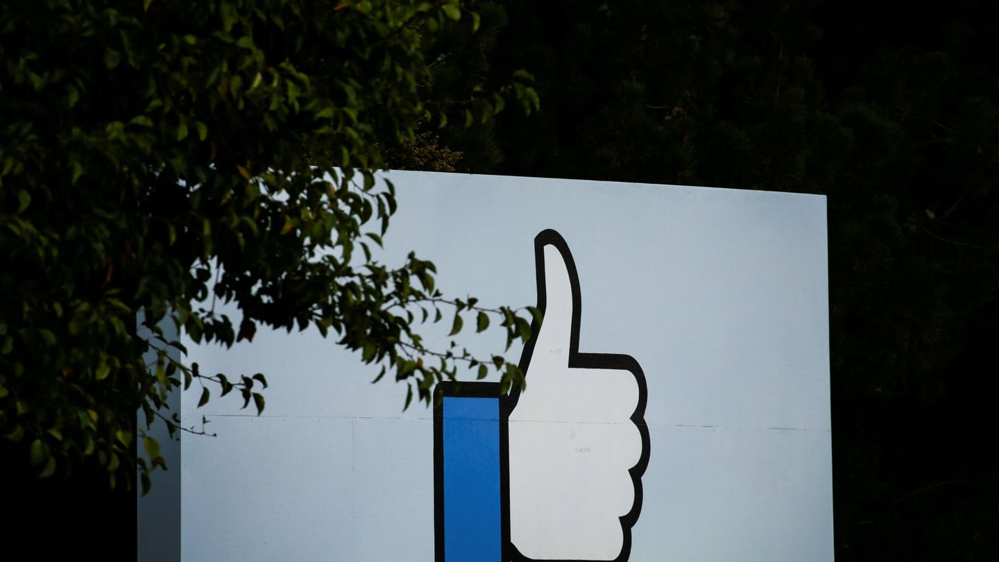 El signo de 'me gusta' de Facebook. (Reuters)
