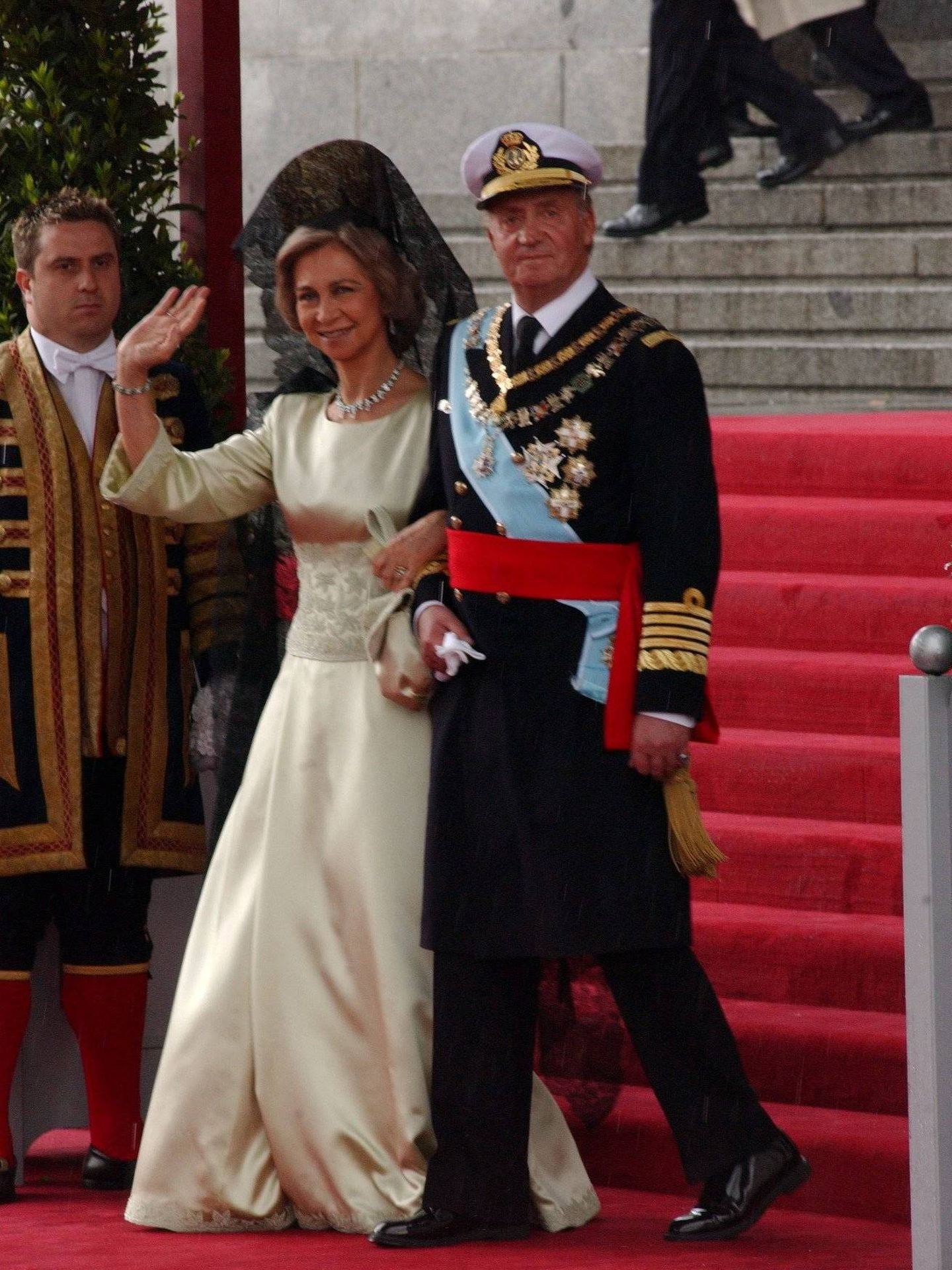 Los reyes Juan Carlos y Sofía, el día de la boda de don Felipe. (EFE)