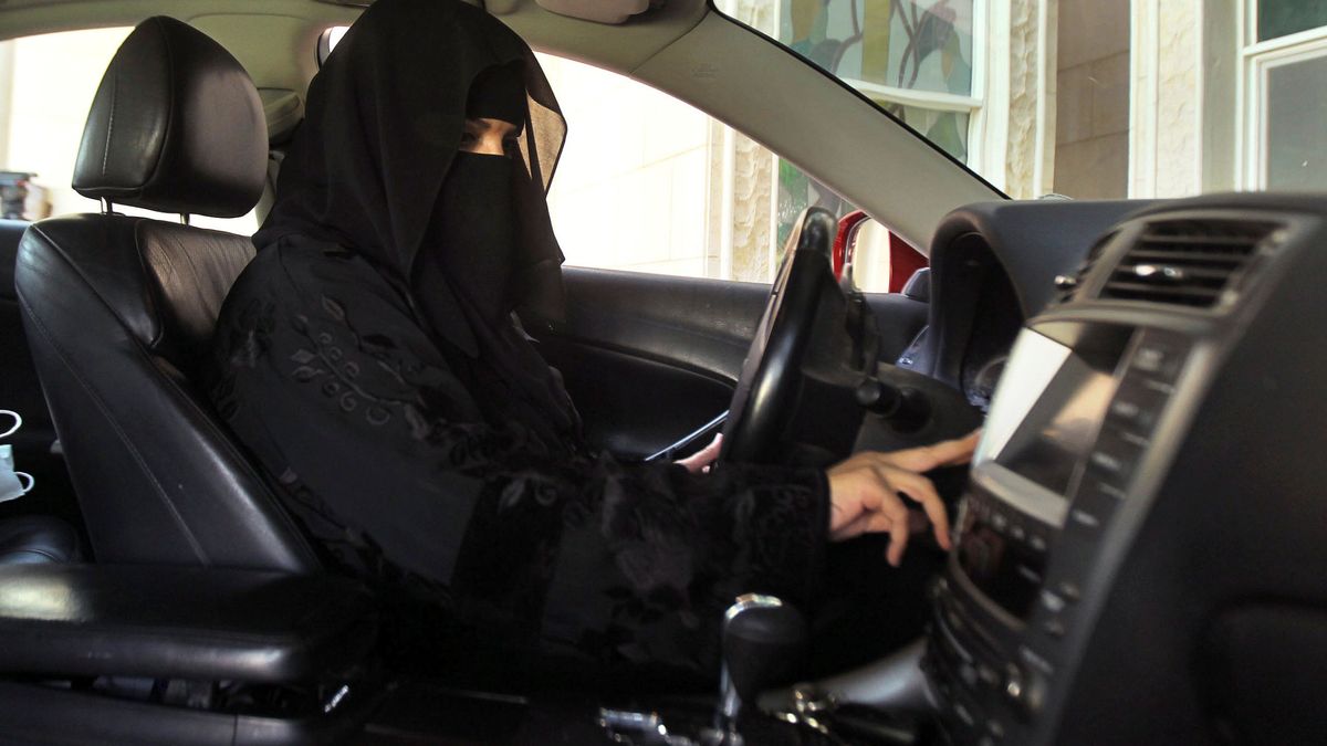 Uber y Careem contratarán a más de 10.000 mujeres conductoras en Arabia Saudí