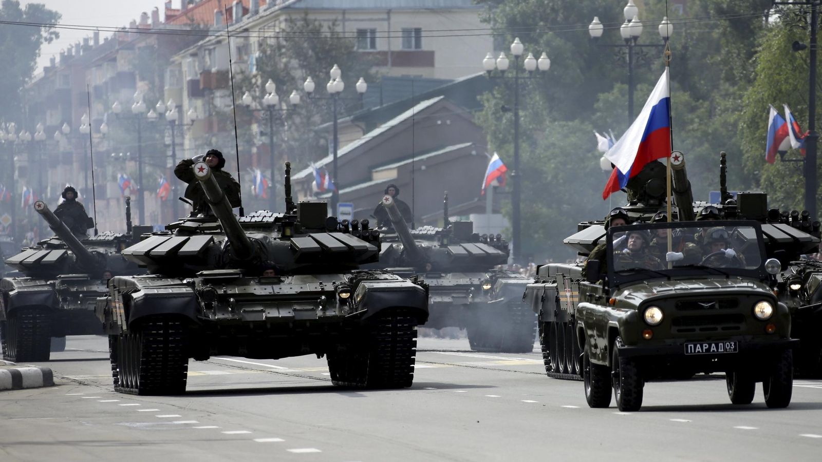 Foto: Tanques T-72 desfilan durante la celebración del 70º aniversario del final de la Segunda Guerra Mundial en Yuzhno-Sakhalinsk, el 2 de septiembre de 2015 (Reuters)