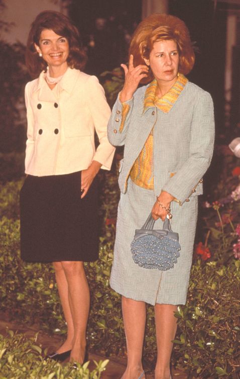  La duquesa de Alba, anfitriona de Jackie Kennedy en la capital hispalense.