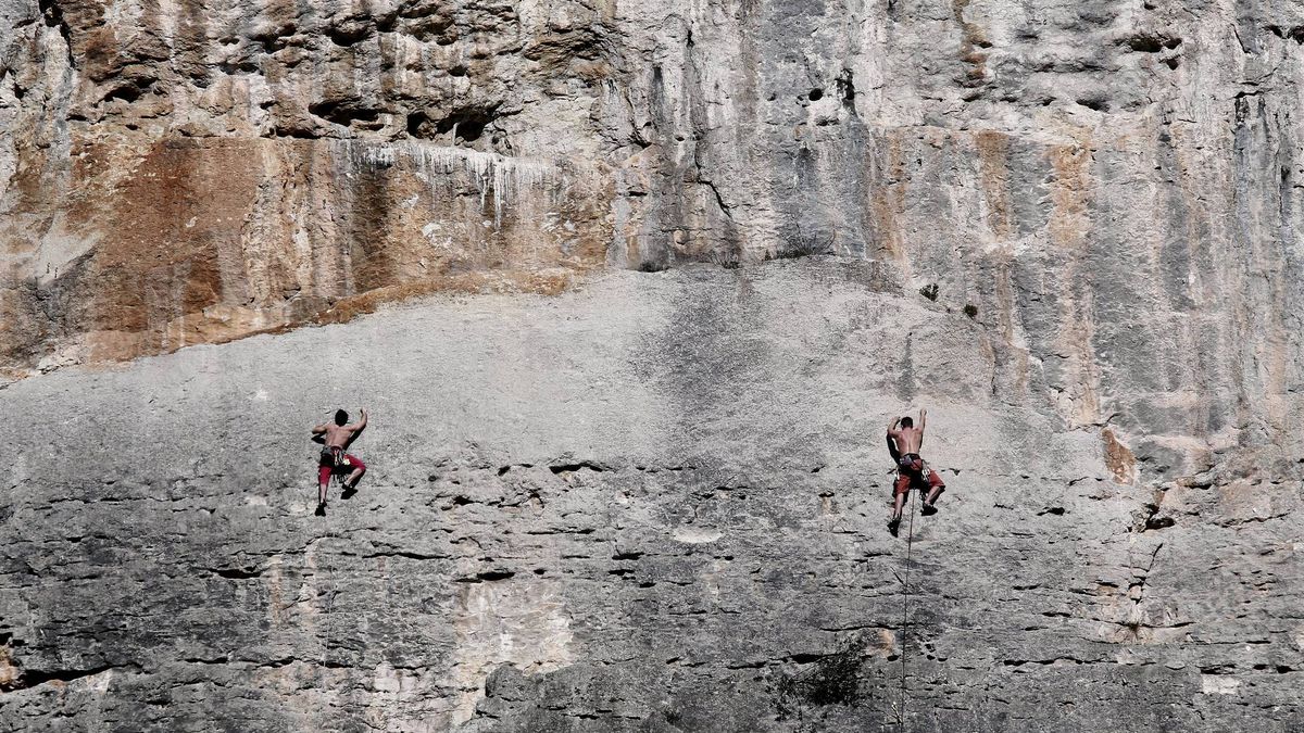 Muere un escalador al caer por un barranco en el río Ubagua en Navarra