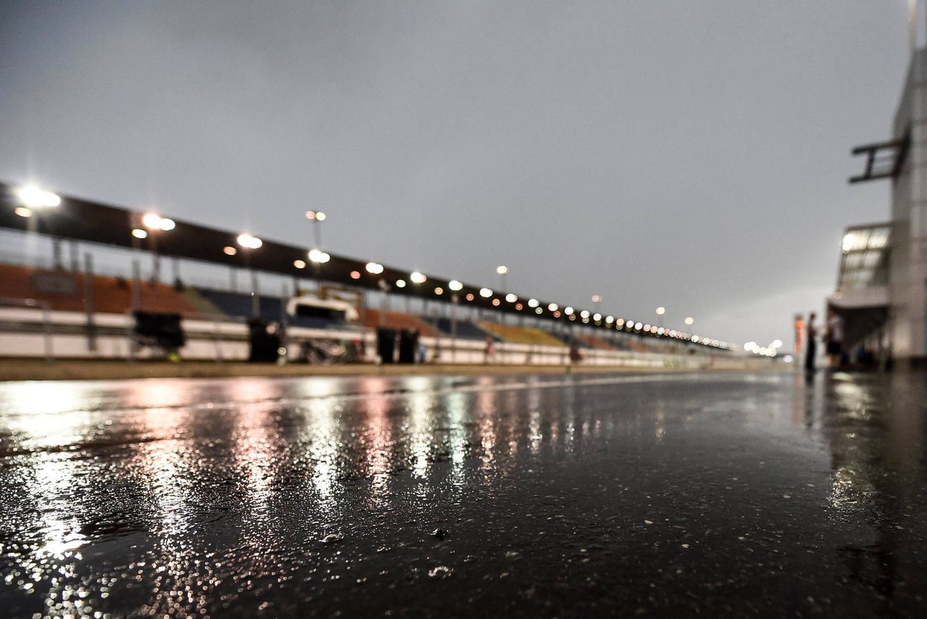 La lluvia acortó los últimos test de pretemporada de Moto2 y Moto3 en Losail. (Foto: Team Estrella Galicia 0'0)