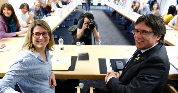 Foto: Elsa Artadi y Carles Puigdemont en una reunión en Berlín. (Reuters)