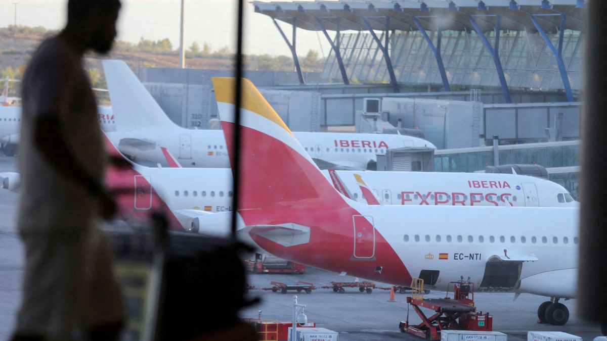 Los sistemas de Iberia recuperan la conectividad y operan los vuelos sin problema