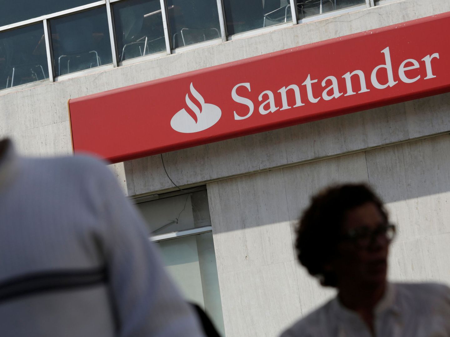 Oficina de Santander en Monterrey, México. (Reuters)