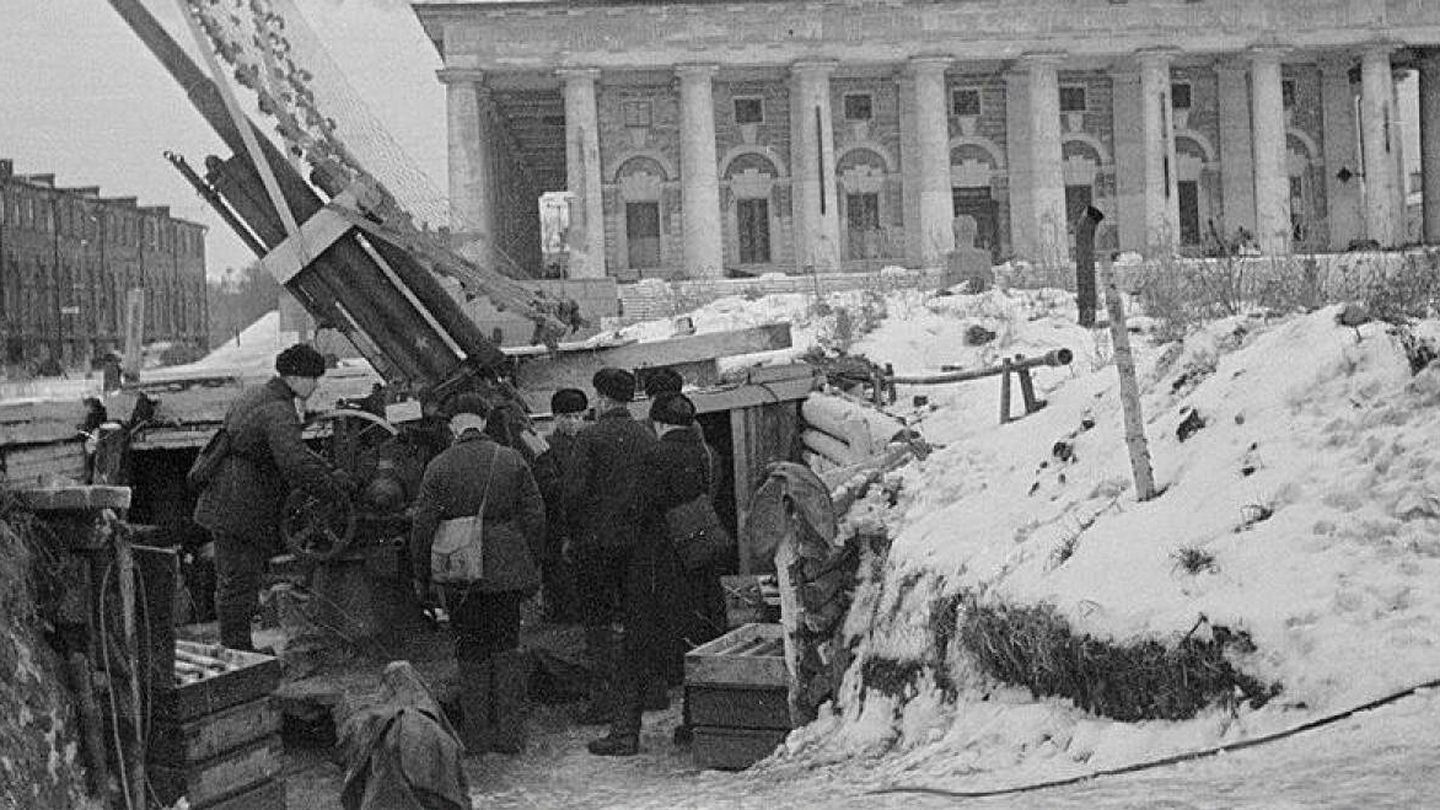 Soldados soviéticos en el sitio de Leningrado