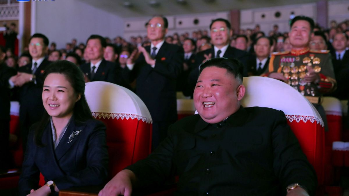 La esposa de Kim Jong-un reaparece por primera vez tras más un año desaparecida