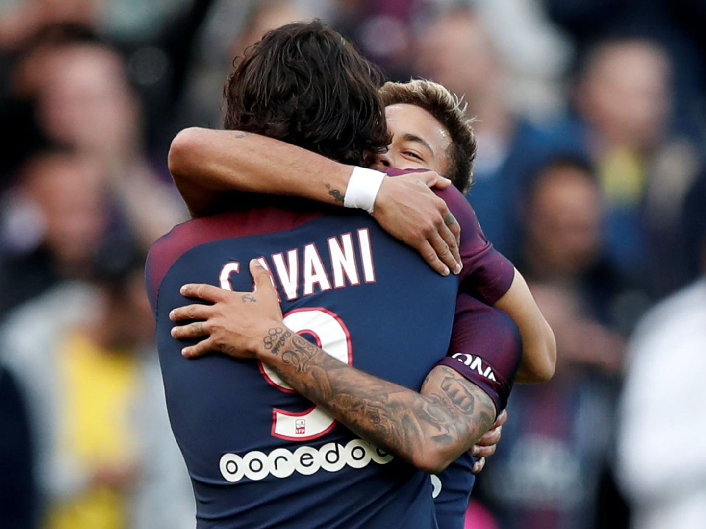 Cavani y Neymar celebran un gol. (Reuters)