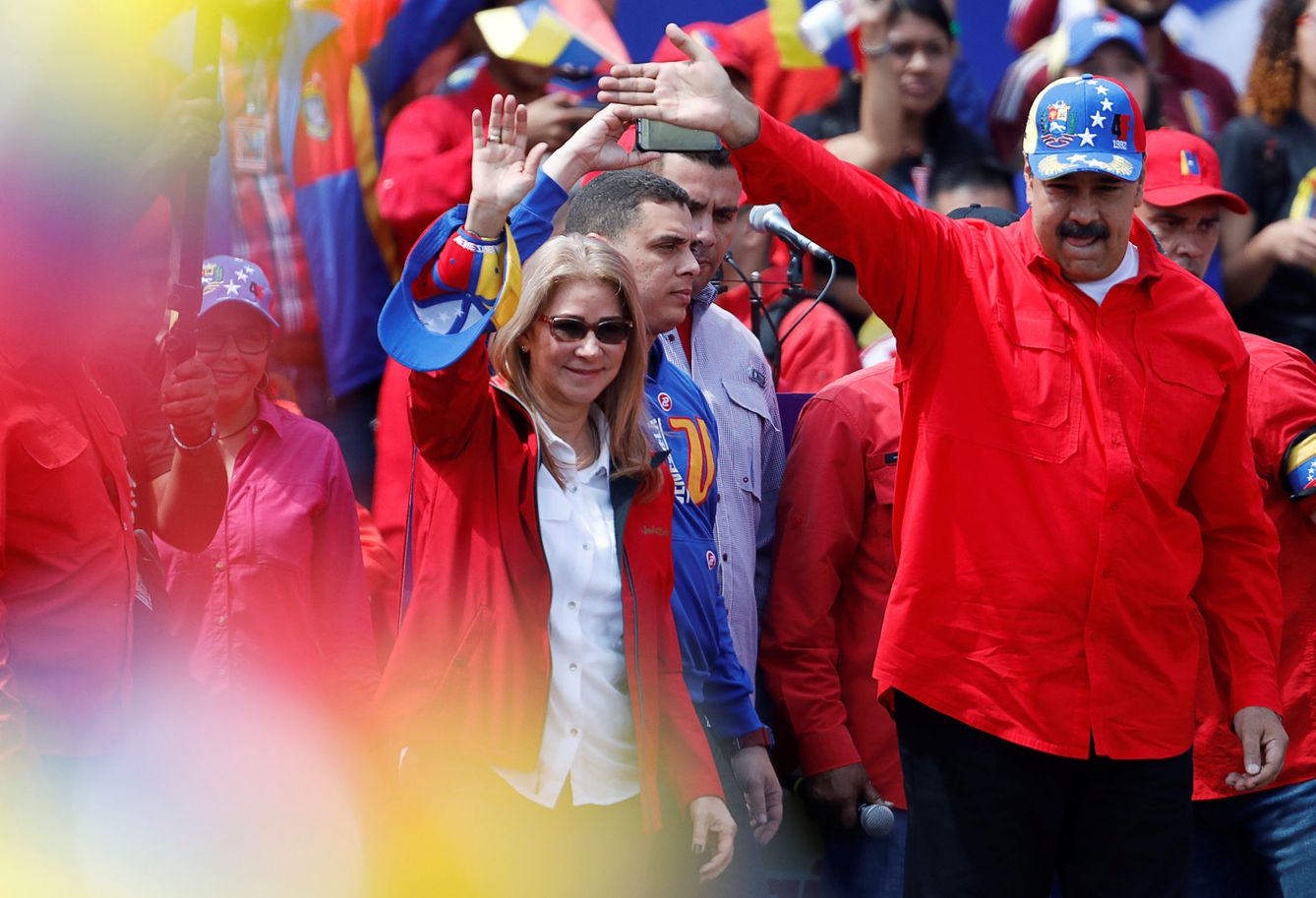 Nicolás Maduro y su esposa Cilia Flores. (Reuters)