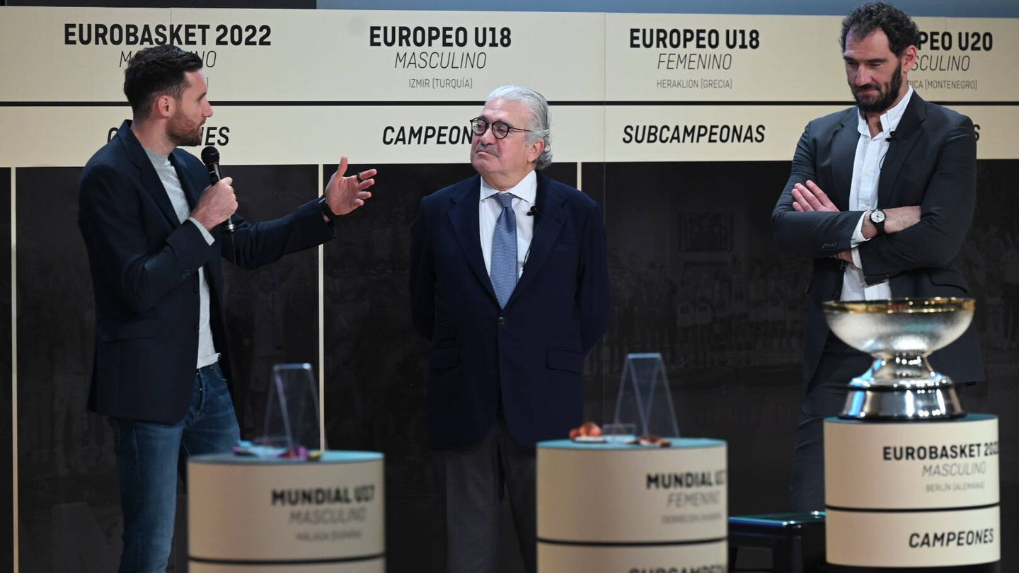 De izquierda a derecha: Rudy Fernández, capitán de la selección española de basket; José Bogas Gálvez, CEO de Endesa, y Jorge Garbajosa, presidente de la FEB. Fuente: cedida.