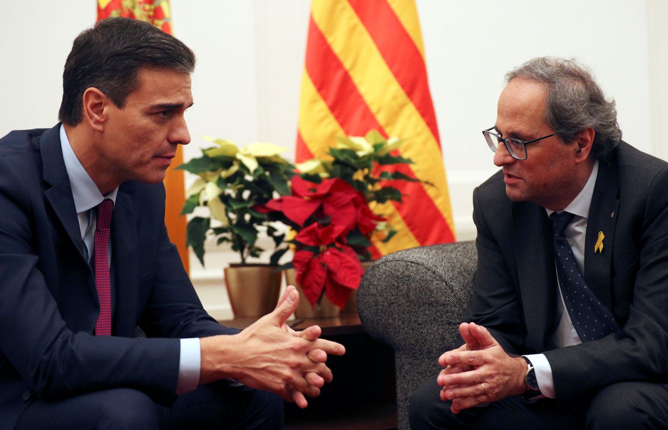 La derecha vincula a Pedro Sánchez con Quim Torra. (Reuters)