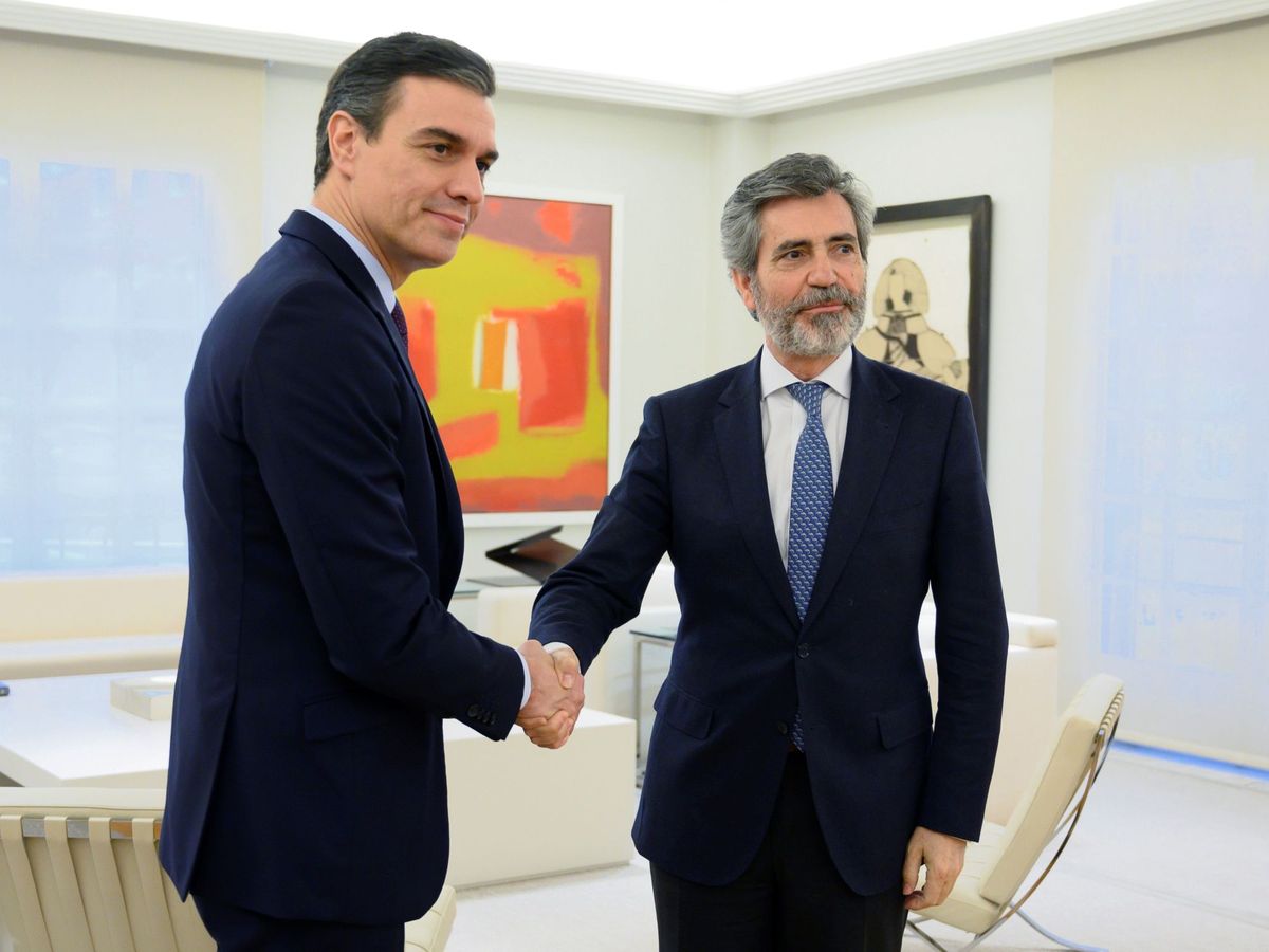 Foto: El presidente del Gobierno, Pedro Sánchez, y el del Consejo General del Poder Judicial, Carlos Lesmes, en una imagen reciente en la Moncloa. (EFE)