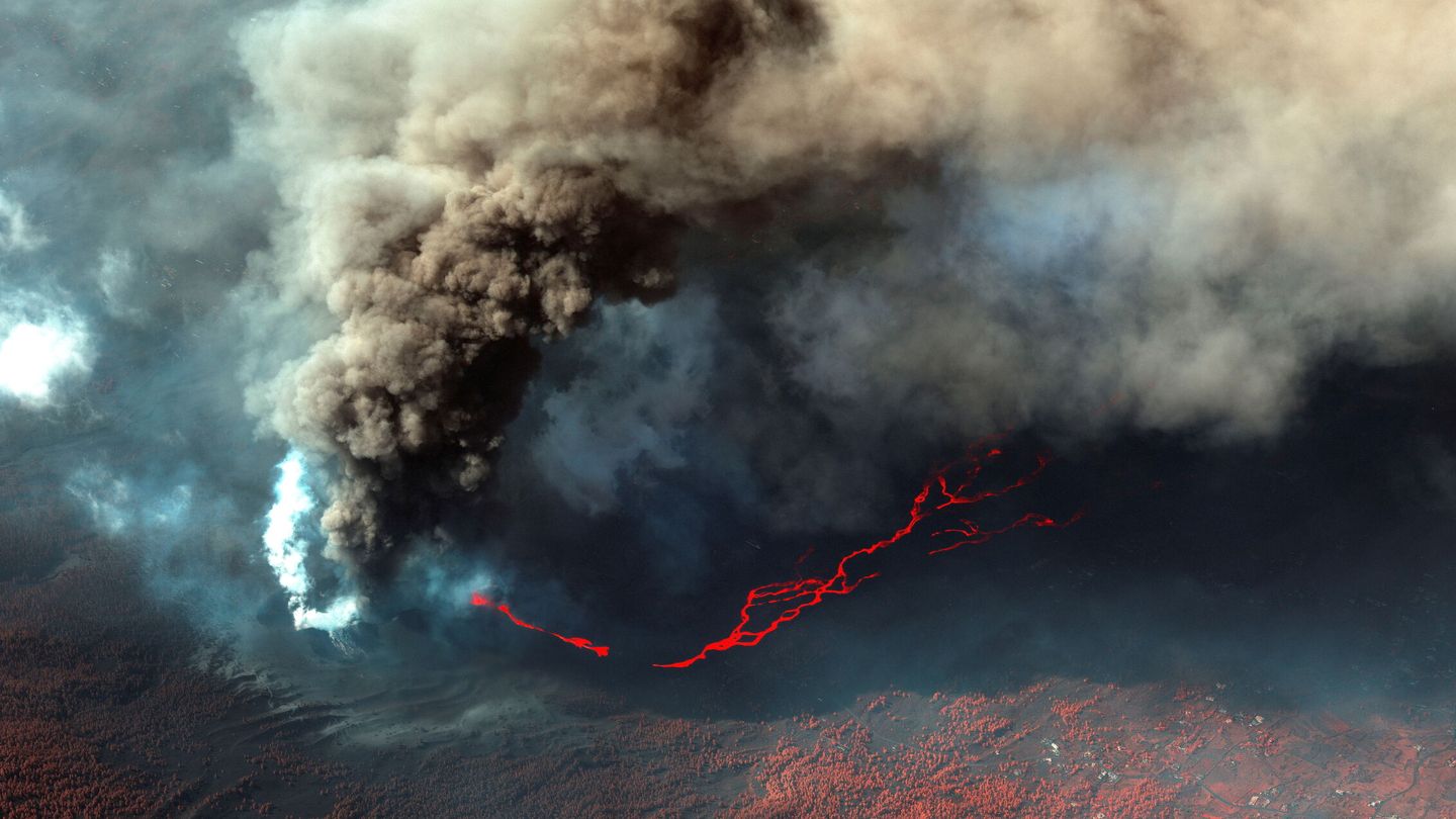 El volcán de Cumbre Vieja desde un satélite. (Reuters)