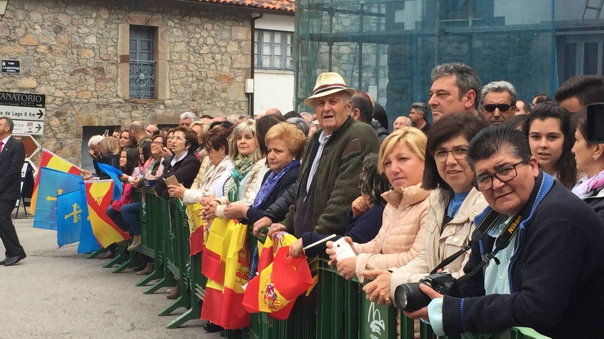 Felipe VI demuestra tranquilidad entre vivas a España y al Rey a una semana del 1-0
