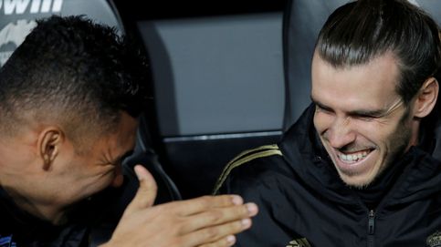 La falta de interés de Bale en el banquillo del Real Madrid con el 'Bottle flip challenge'