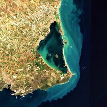 Foto: Imagen del Mar Menor (Región de Murcia) a partir de datos de Sentinel-2 tomados en marzo de 2021. (Proyecto COSSENT/Isabel Caballero)