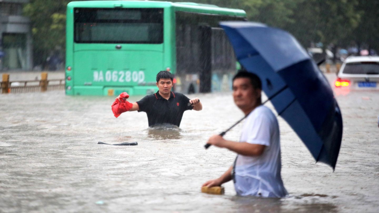 Inundaciones en julio en Zhengzhou, China. (EFE/EPA)