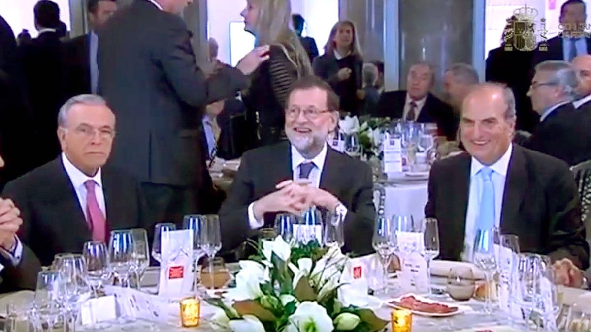 Rajoy traslada a Fainé el interés de una solución española a la opa sobre Abertis