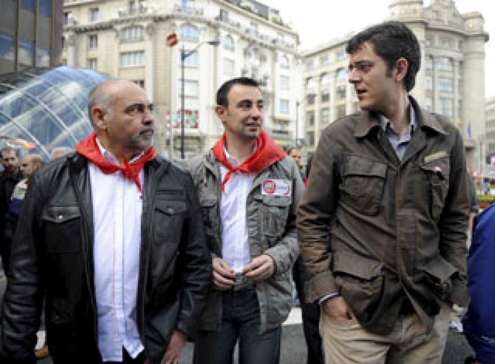 Foto: El PSOE pide la colaboración de los agentes sociales y ofrece un gran acuerdo económico y social