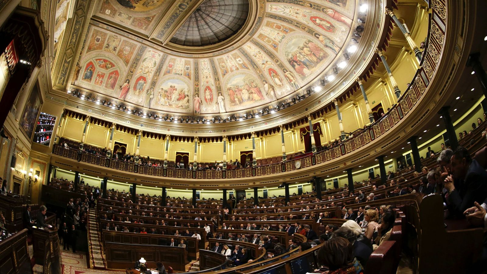 Foto: Pleno del Congreso momentos antes de la primera votación de investidura de Pedro Sánchez, en la tarde de este 2 de marzo. (EFE)