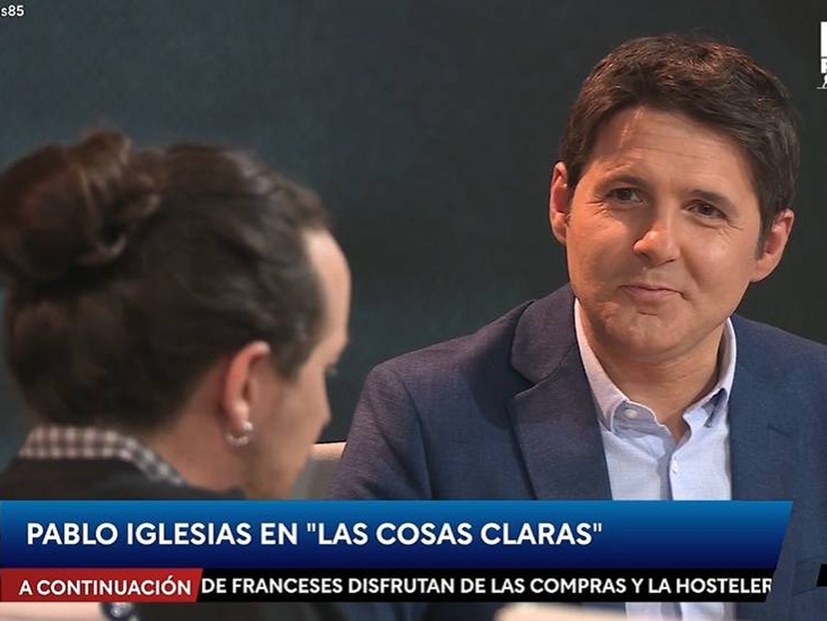 Foto: Jesús Cintora y Pablo Iglesias, en 'Las cosas claras'. (TVE)