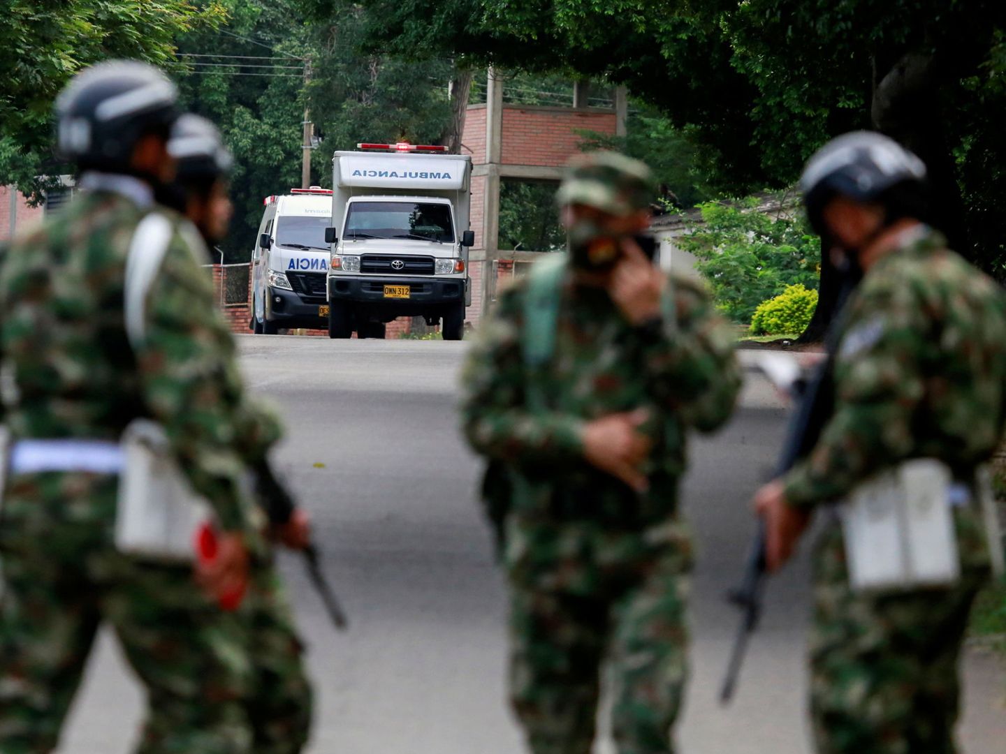 Soldados patrullando cerca de la zona. (Reuters)