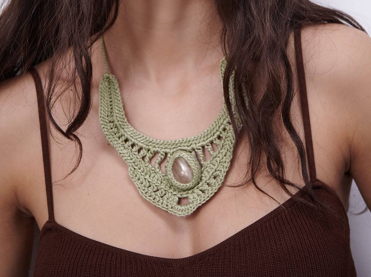 Foto: Collar de crochet de Zara. (Cortesía)