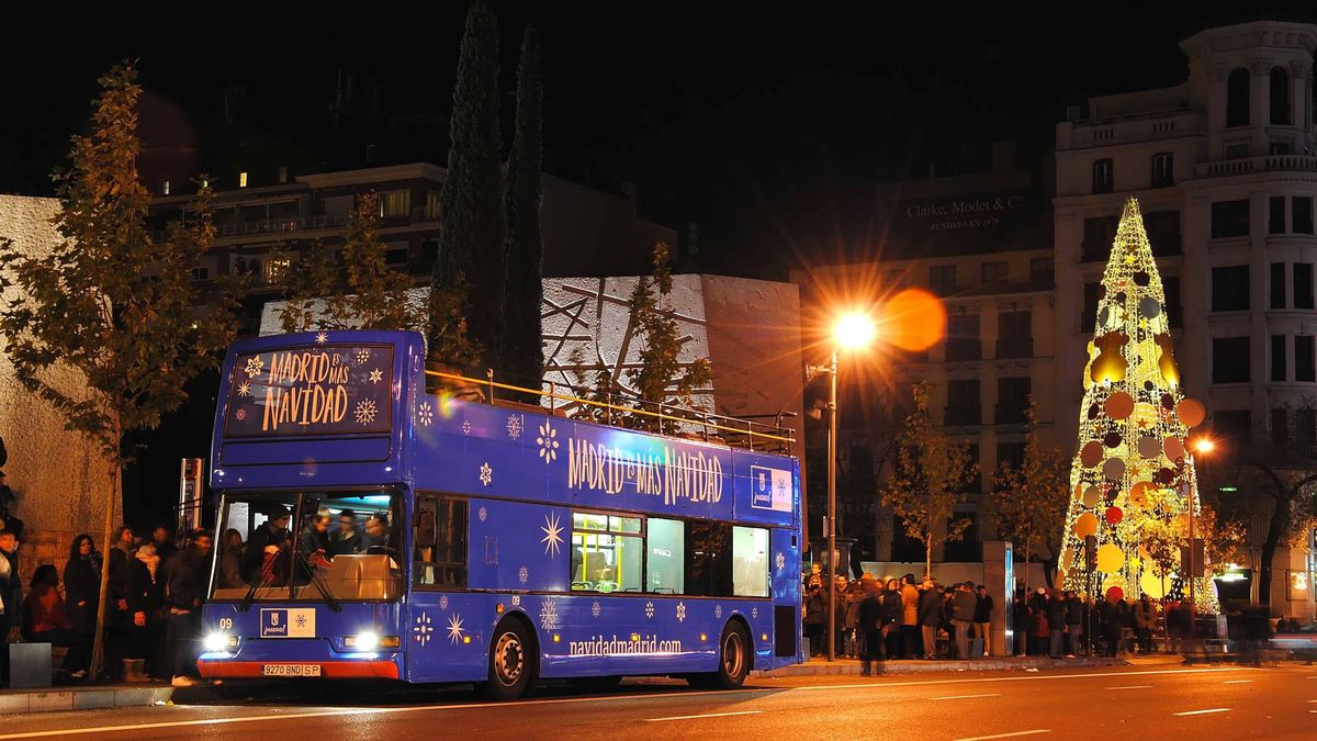 Colapsada la web para comprar entradas del Naviluz, el autobús navideño de Madrid