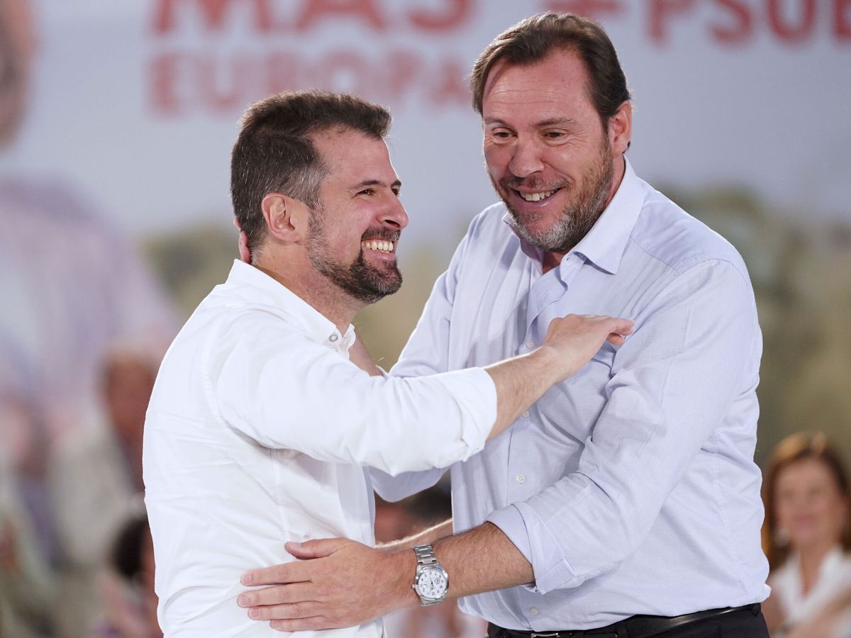 Foto: Luis Tudanca y Óscar Puente en un acto de la campaña de las Europeas. (EFE/Nacho Gallego)