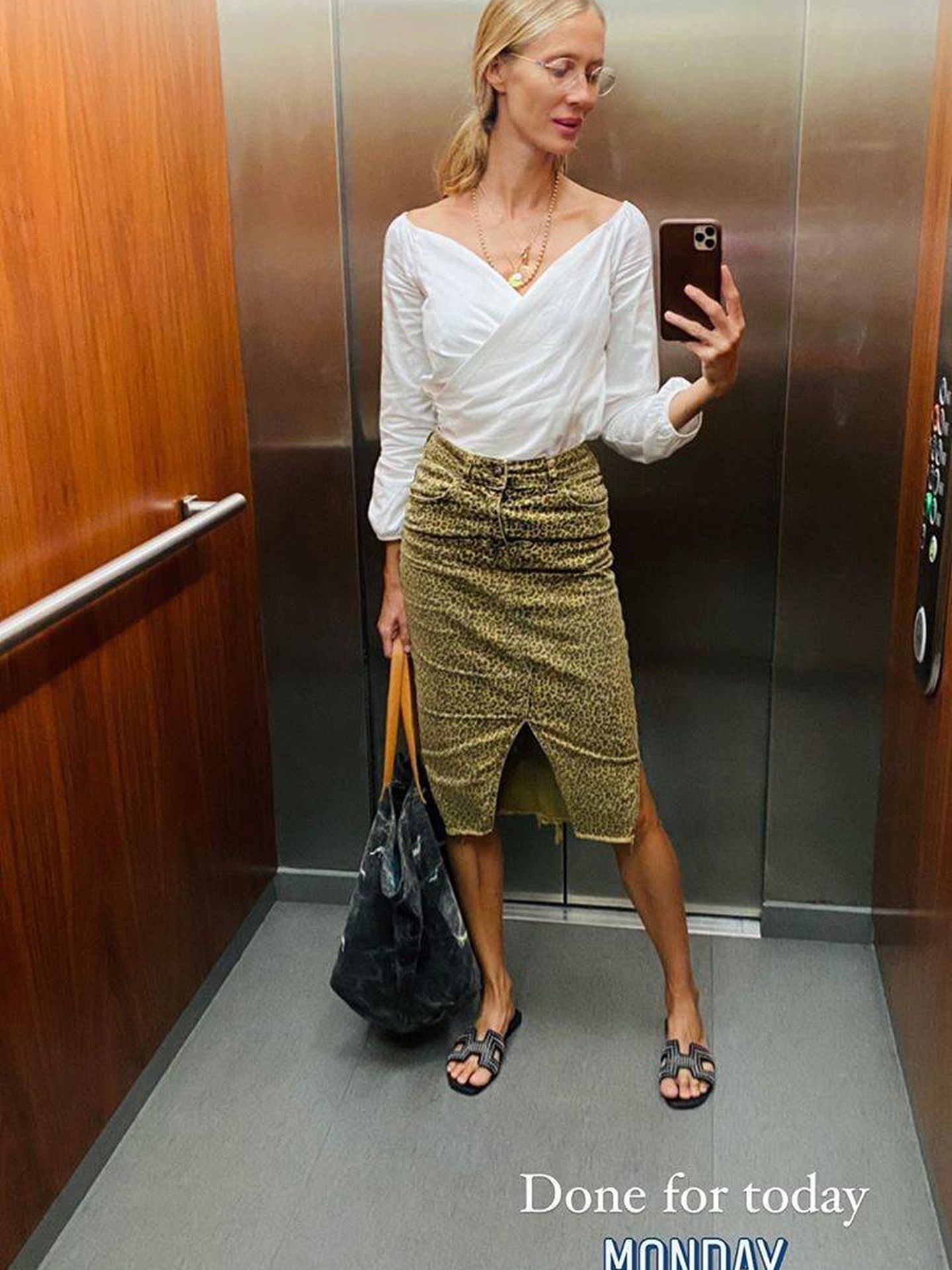 Vanesa y su autorretrato de ascensor. (Instagram)