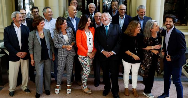Foto: Representantes del catalanismo moderado contrario a emprender una vía unilateral hacia la independencia. (EFE)