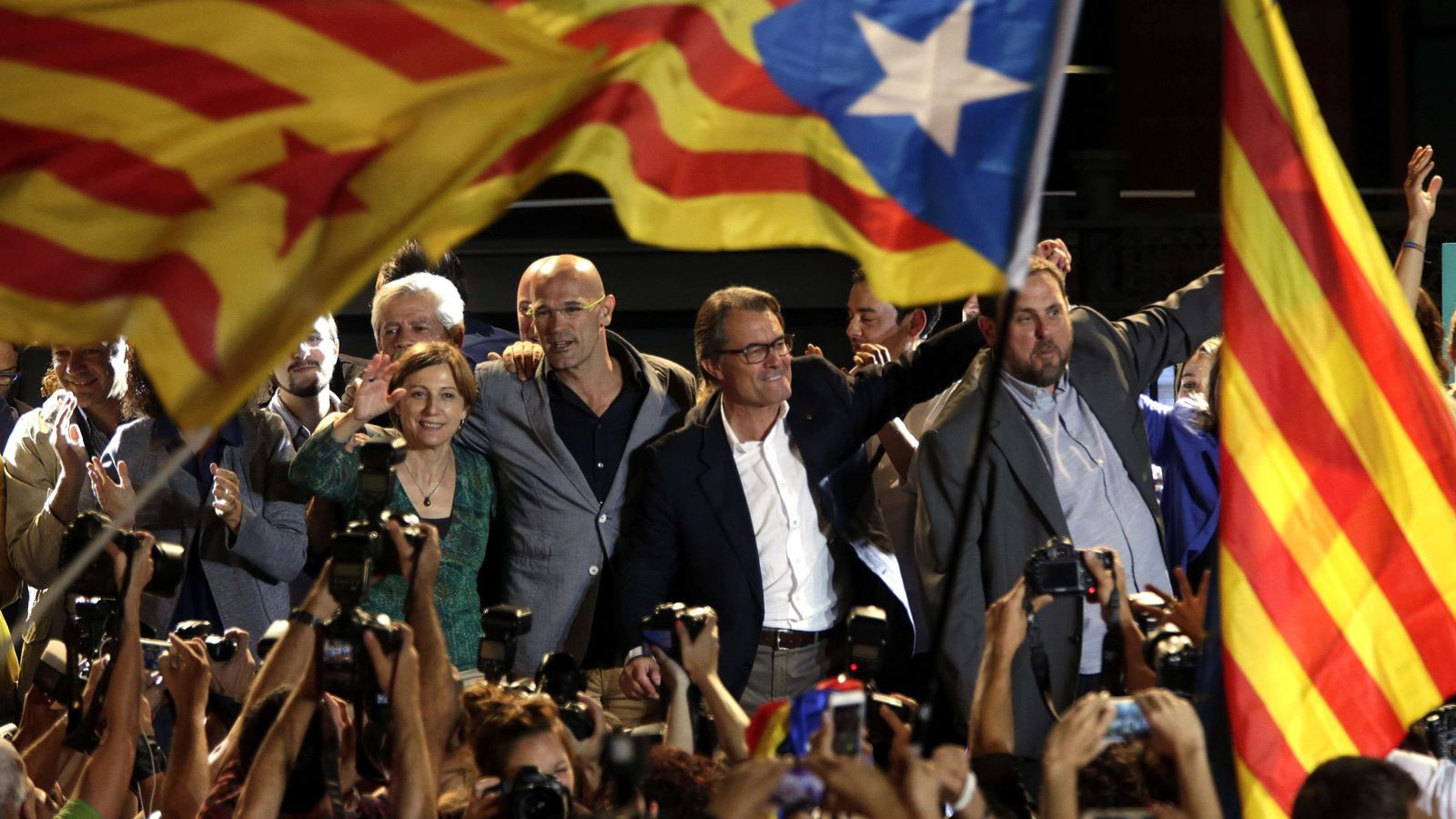 Foto: Artur Mas, Raül Romeva y Oriol Junqueras celebran los resultados. (EFE)