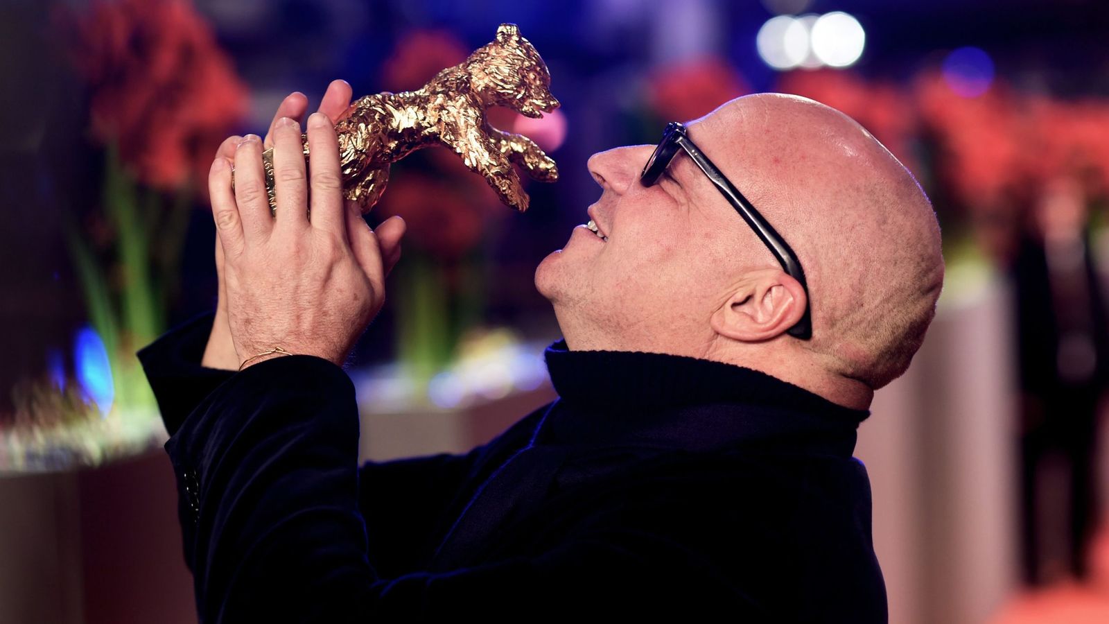 Foto: Gianfranco Rosi gana el Oso de Oro en Berlín