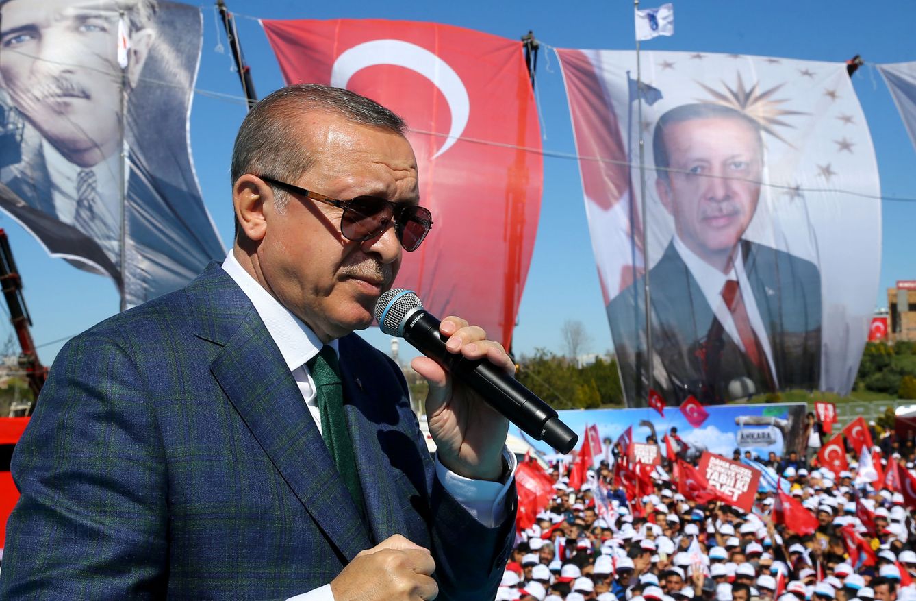 Erdogan habla en un acto electoral en Ankara, el 2 de abril de 2017. (Reuters)