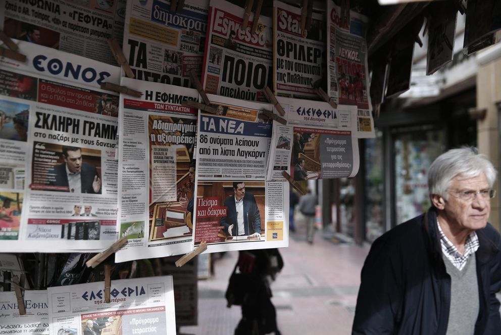 Imágenes de Alexis Tsipras en las portadas de los periódicos en un quiosco de Atenas (Reuters).