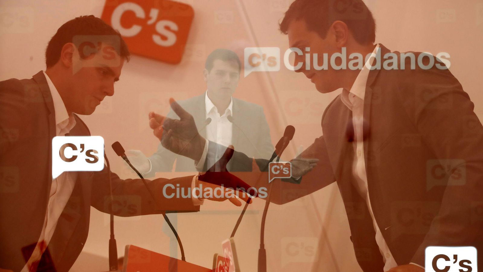 Foto: Multiexposición en cámara del líder de Ciudadanos, Albert Rivera. (EFE)