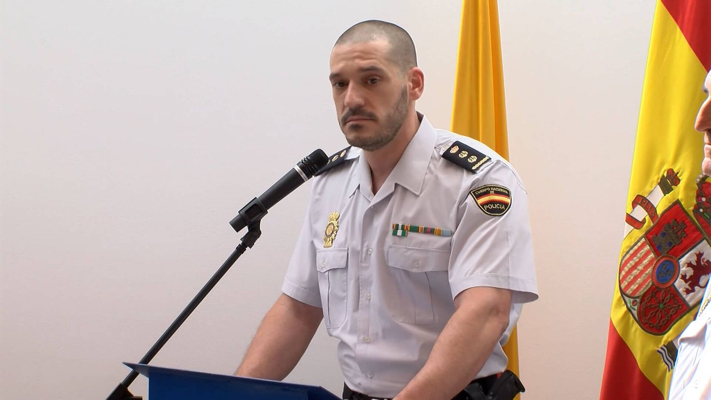 Luis J. Esteban, en la toma posesión como comisario de Algeciras. (Onda Algeciras TV)