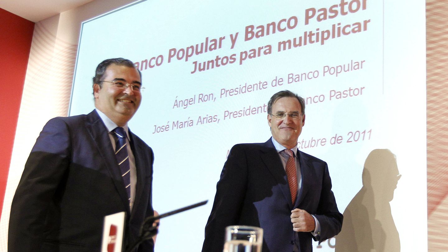 Ángel Ron, expresidente de Popular (izda.), y José María Arias, de Pastor, en 2011.