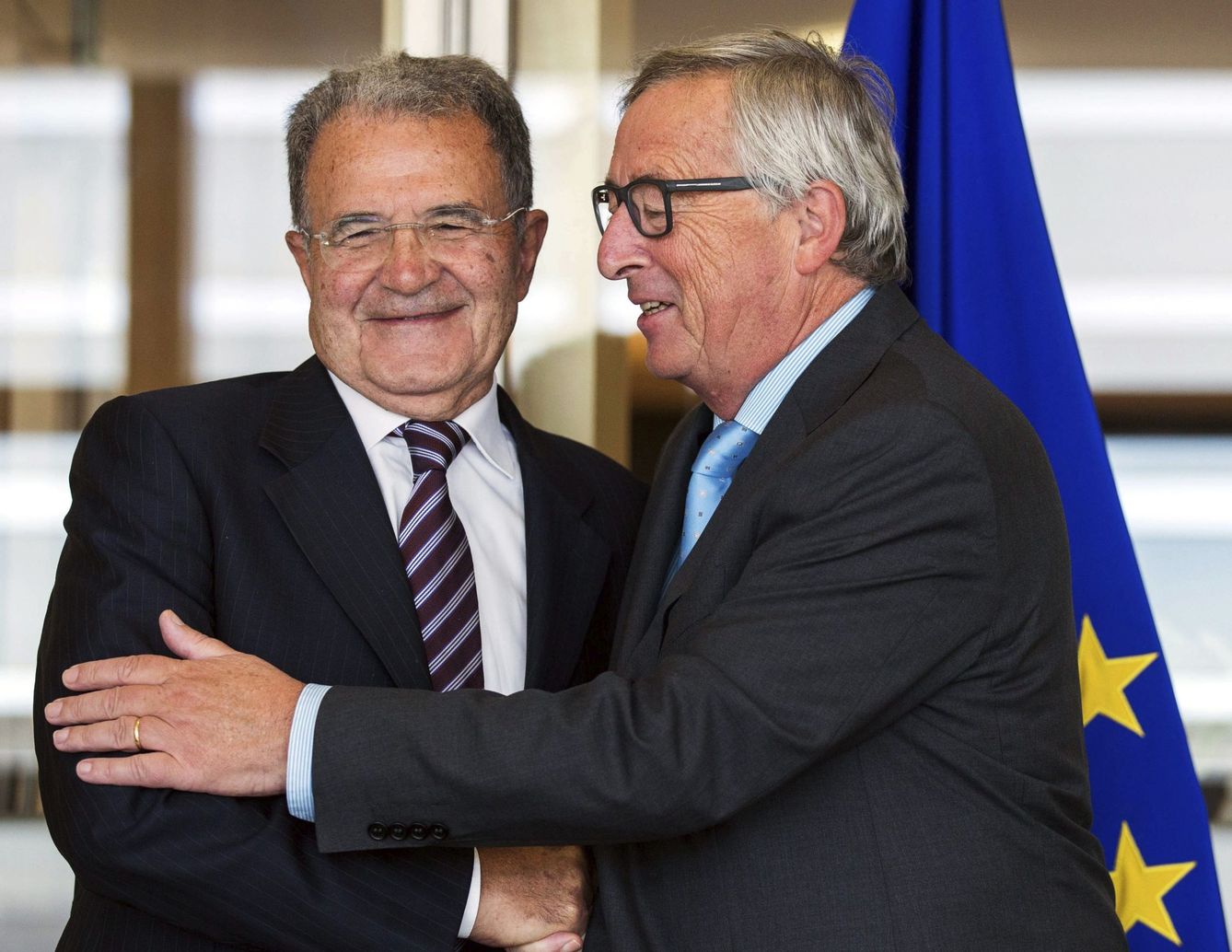Romano Prodi, junto al expresidente de la Comisión Europea Jean-Claude Juncker. (EFE)