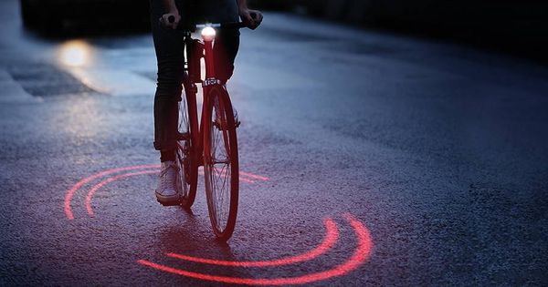 El invento de luces inteligentes que alejará a los coches de las bicicletas  y ciclistas
