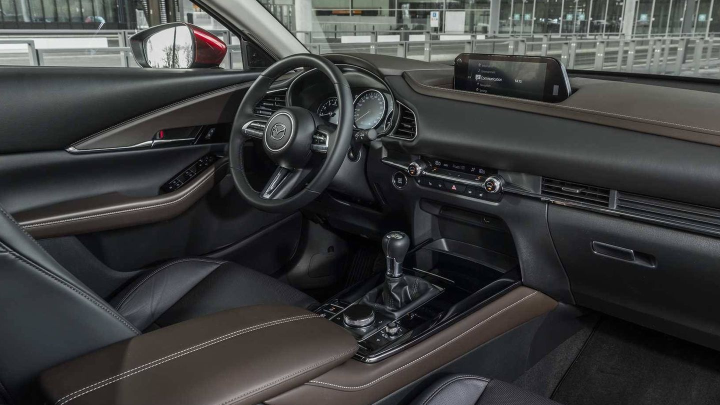 Interior del Mazda CX30 con la nueva motorización e-SkyActiv-X.