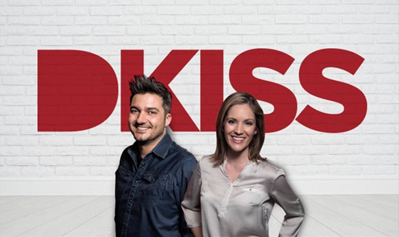 Xavi Rodríguez y Marta Ferrer, presentadores del canal DKiss. (EC)