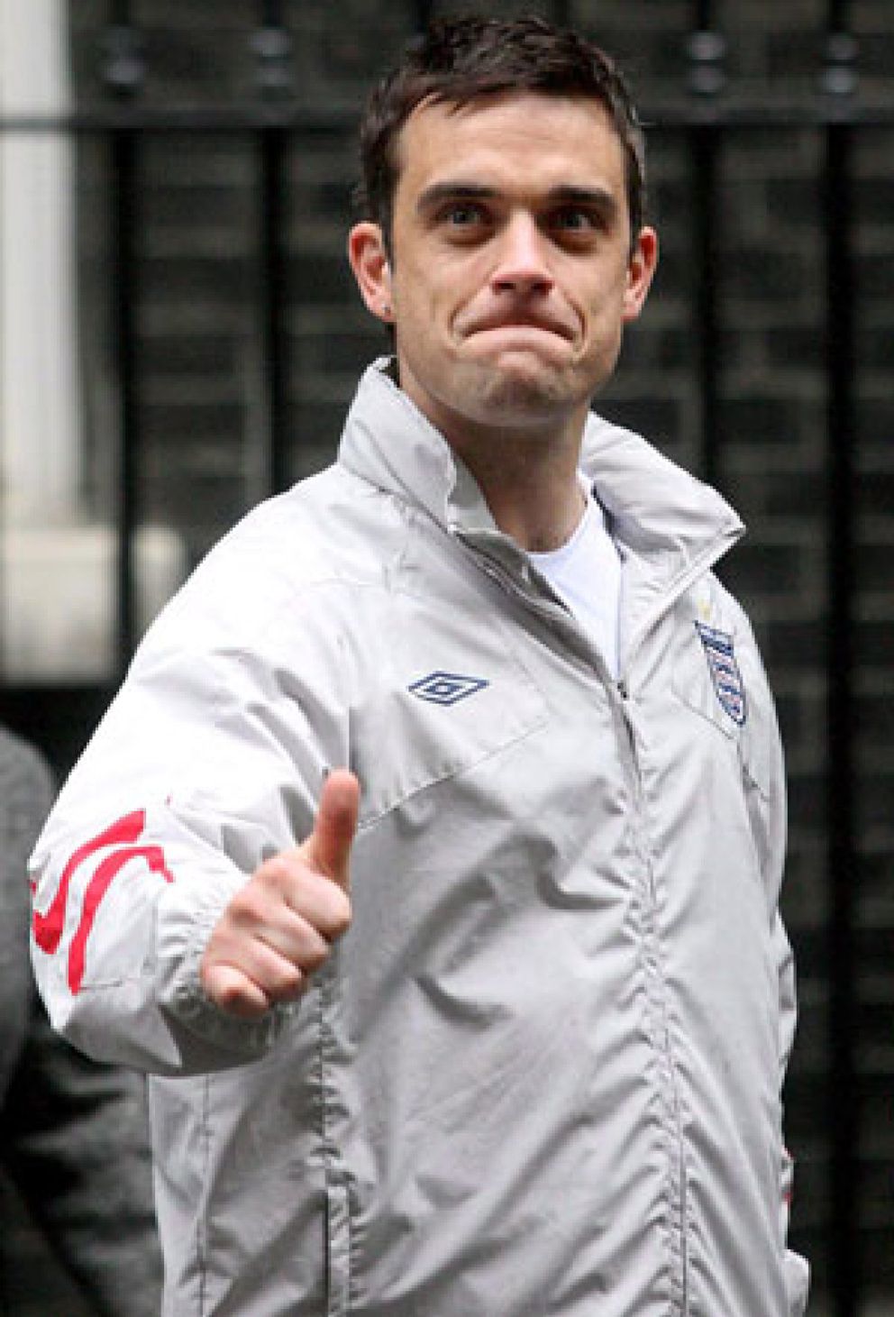 Foto: Robbie Williams pide ayuda a un abducido para superar sus miedos nocturnos